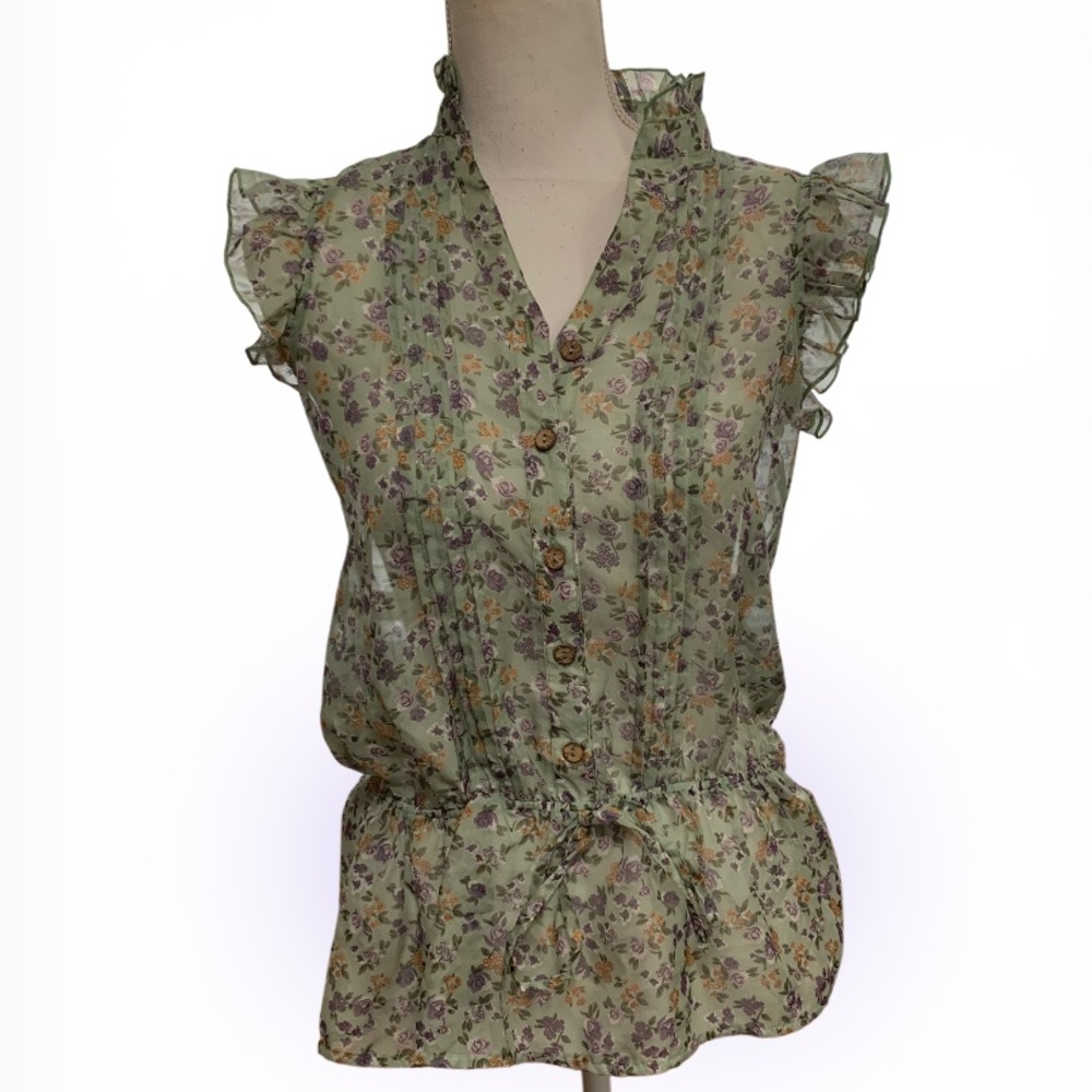 Edge Floral Button-Up Blouse